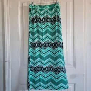 Bobbie Brooks Chevron / Aztec Print Maxi Skirt